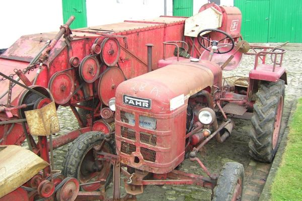 MINOLTA DIGITAL CAMERA